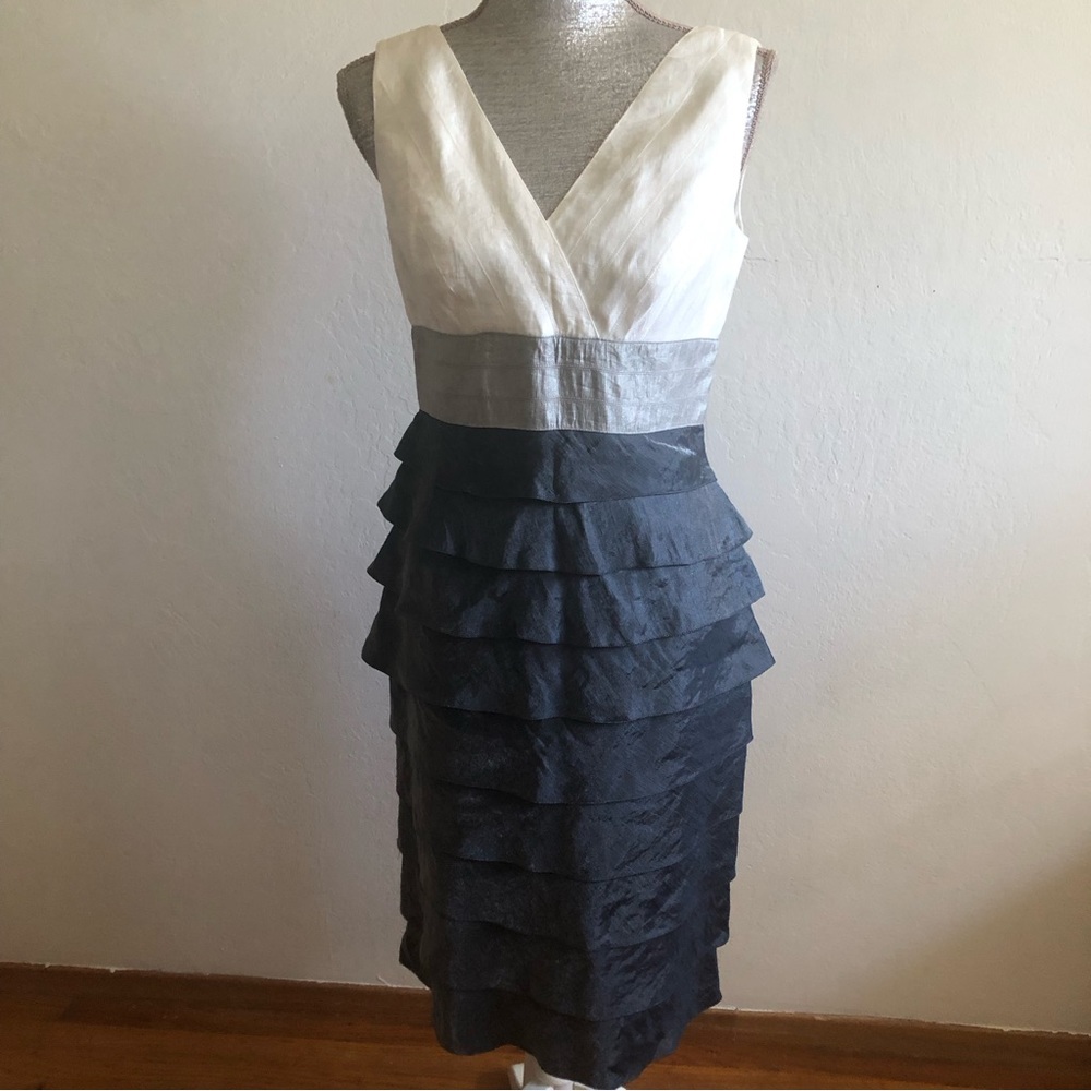 Adrianna Papell V Neck Sleeveless Ruffle bottom Dress